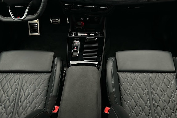 Audi Q6 e-tron 9 of 30