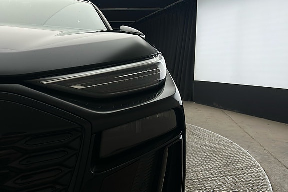 Audi Q6 e-tron 11 of 30