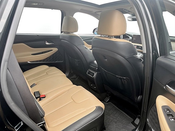 Hyundai Santa Fe 14 of 19