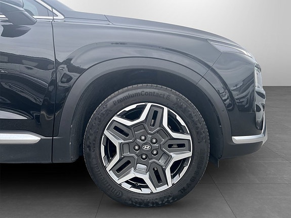 Hyundai Santa Fe 16 of 19