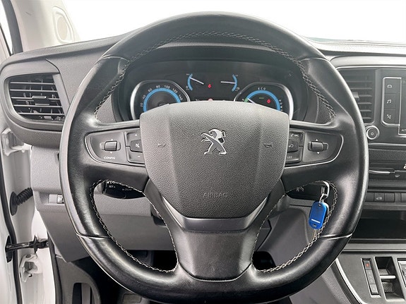 Peugeot e-Expert 9 of 17