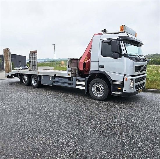 Volvo FM9 - 6X2 - HMF Crane 9,6 meter