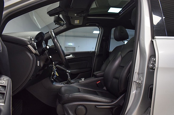 Mercedes-Benz B180 5 of 5
