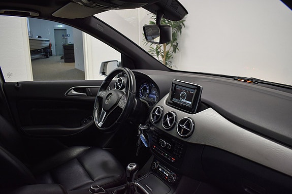 Mercedes-Benz B180 8 of 19