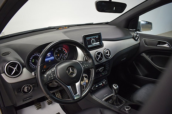 Mercedes-Benz B180 6 of 19