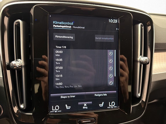 Volvo XC40 13 of 30