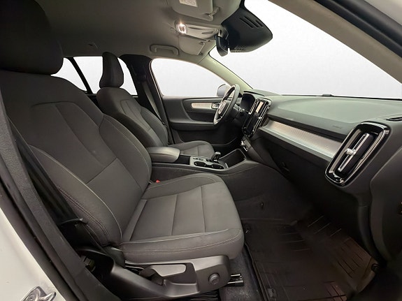 Volvo XC40 9 of 30