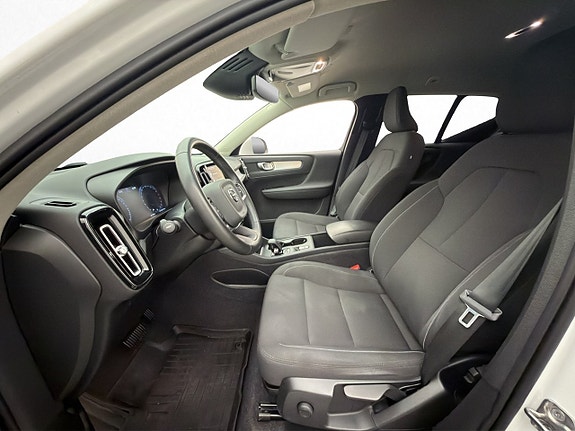 Volvo XC40 11 of 30