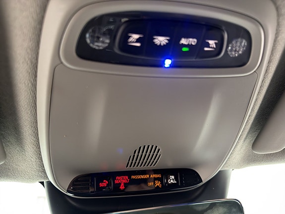 Volvo XC40 12 of 30