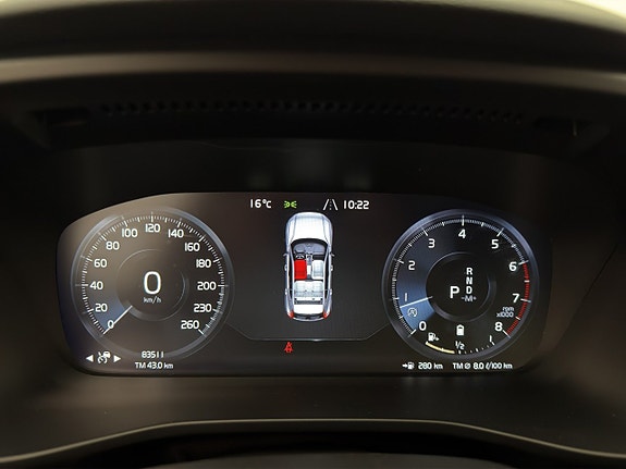 Volvo XC40 19 of 30