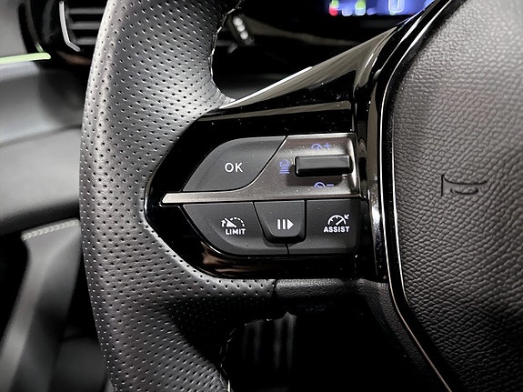 Peugeot 408 8 of 21