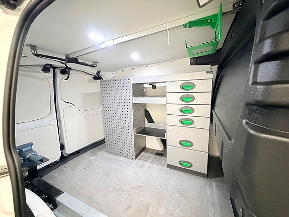Volkswagen Caddy 12 of 30