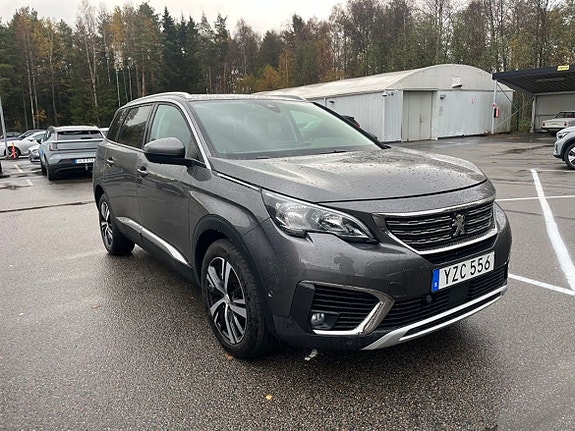 Peugeot 5008 2 of 5