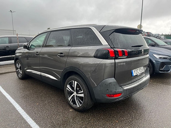 Peugeot 5008 3 of 5