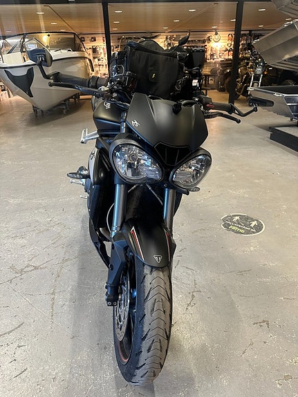 Triumph Street Triple RS 765 2 of 6