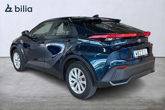 Toyota C-HR 2 of 5