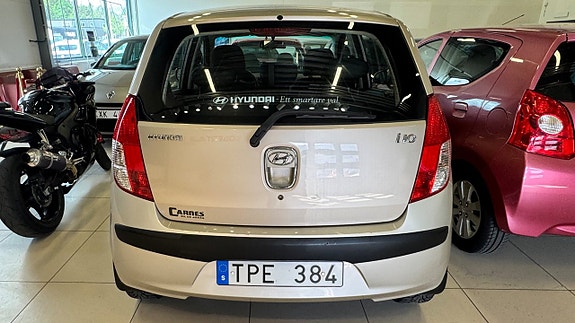 Hyundai i10 12 of 16