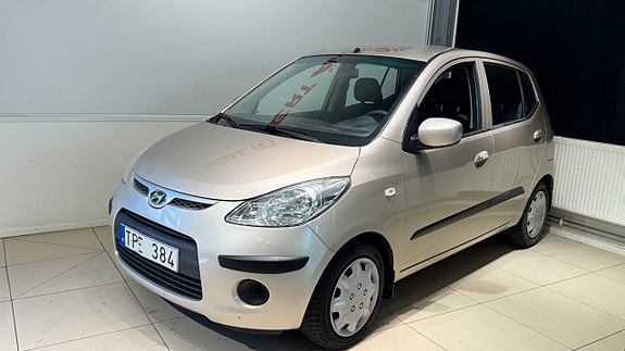 Hyundai i10 2 of 16