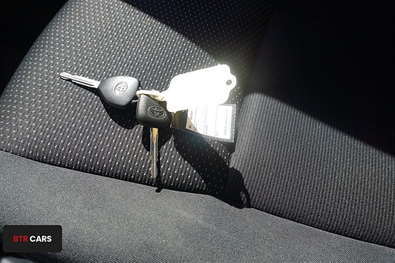 Toyota Auris 8 of 9
