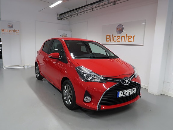 Toyota Yaris 3 of 5