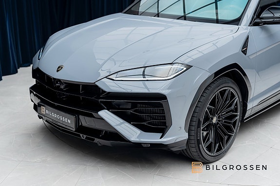 Lamborghini Urus 9 of 25