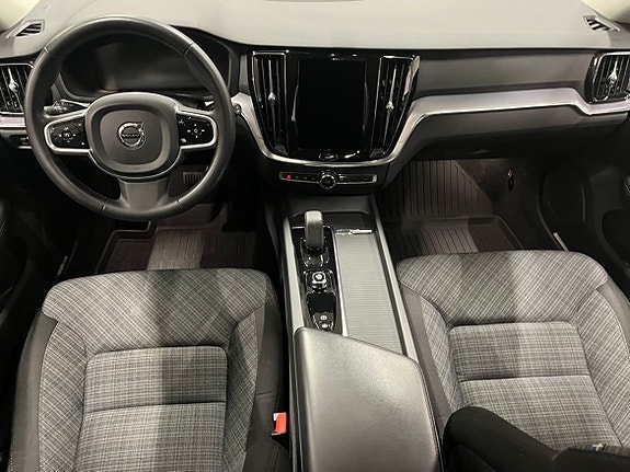 Volvo V60 Cross Country 5 of 5