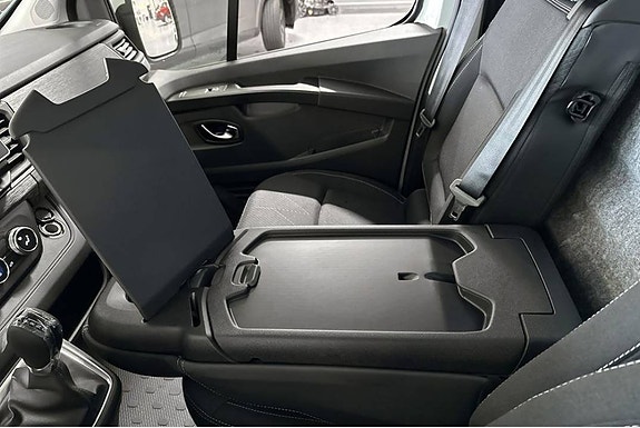 Renault Trafic 4 of 9
