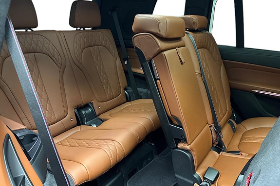 BMW X7 13 of 16