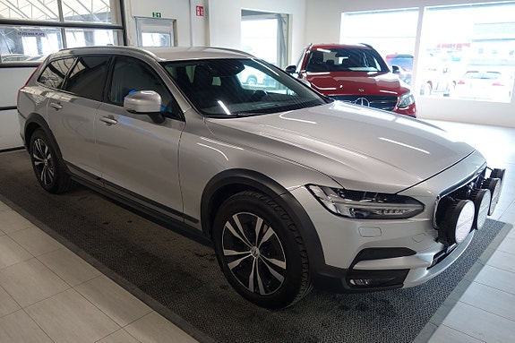 Volvo V90 Cross Country 4 of 5