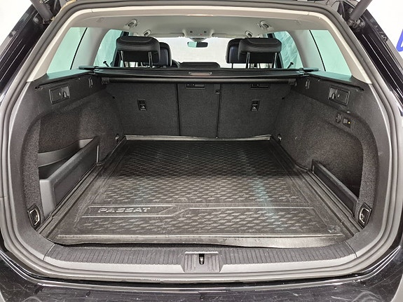 Volkswagen Passat Alltrack 12 of 12