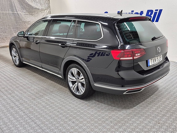 Volkswagen Passat Alltrack 5 of 12