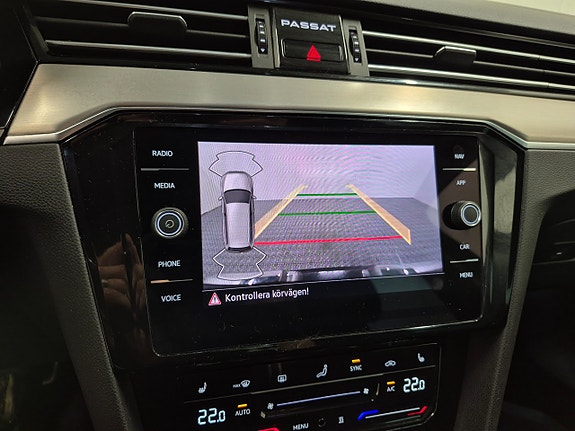 Volkswagen Passat Alltrack 8 of 12