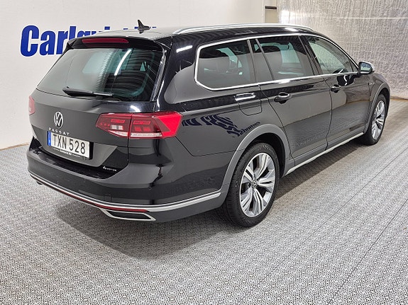 Volkswagen Passat Alltrack 4 of 12