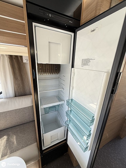 Adria ADORA 482 LU // Långbäddar // Golvvärme 7 of 16