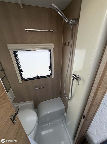 Adria ADORA 482 LU // Långbäddar // Golvvärme 16 of 16