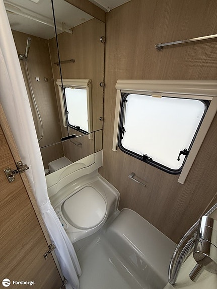 Adria ADORA 482 LU // Långbäddar // Golvvärme 15 of 16