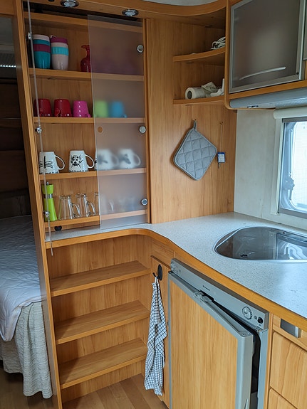 Adria Adora 562 UP 2 of 7