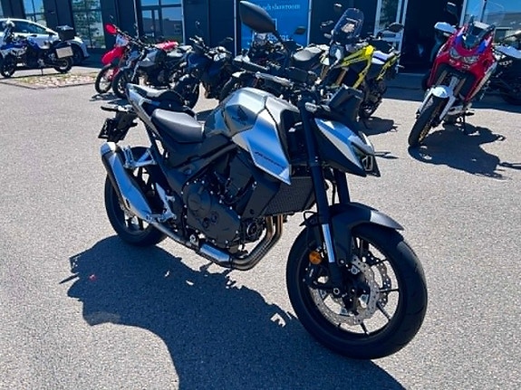 Honda Hornet 750 2 of 5