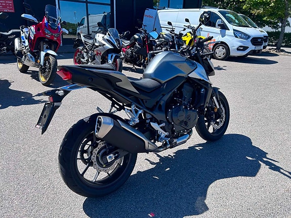 Honda Hornet 750 5 of 5
