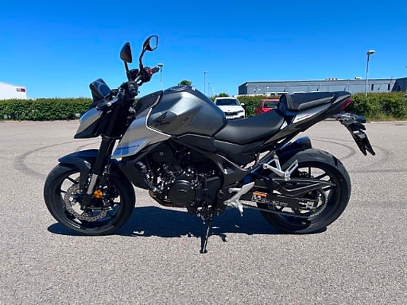 Honda Hornet 750 3 of 5