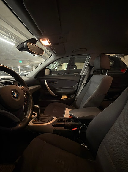 BMW 118d 3 of 5