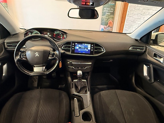 Peugeot 308 SW 12 of 15