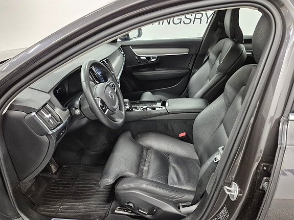 Volvo V90 2 of 11
