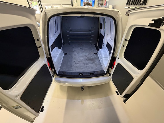 Volkswagen Caddy 19 of 23