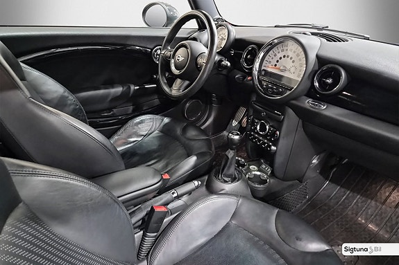 MINI Cooper S 13 of 23