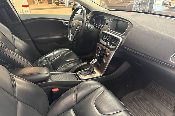Volvo V40 Cross Country 8 of 9