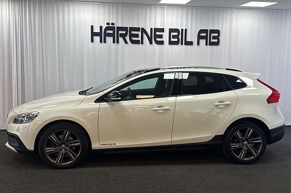 Volvo V40 Cross Country 3 of 5