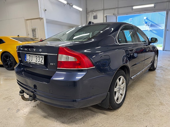 Volvo S80 5 of 5