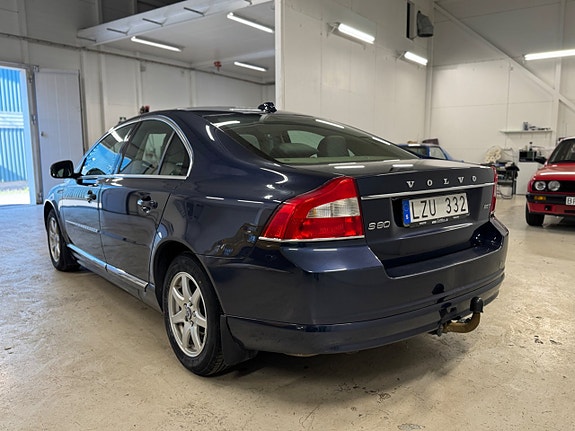 Volvo S80 3 of 5