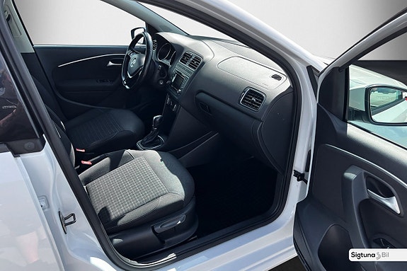 Volkswagen Polo 14 of 25